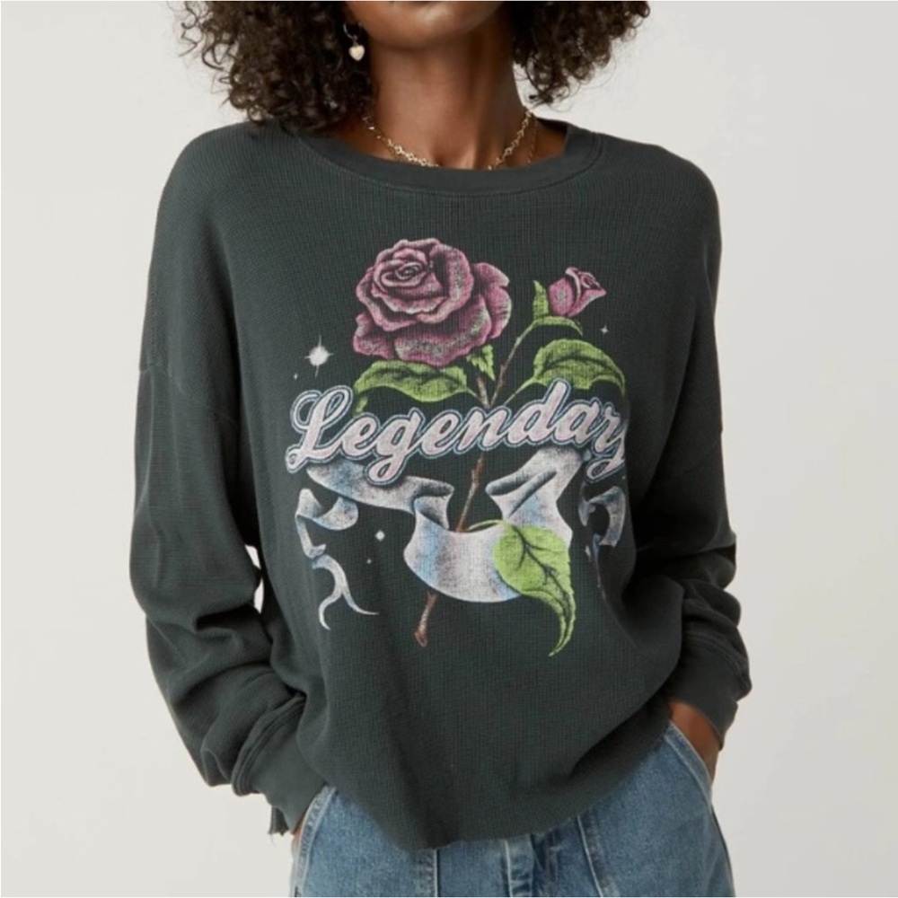 DAYDREAMER Legendary Long Sleeve Crop Size Large
